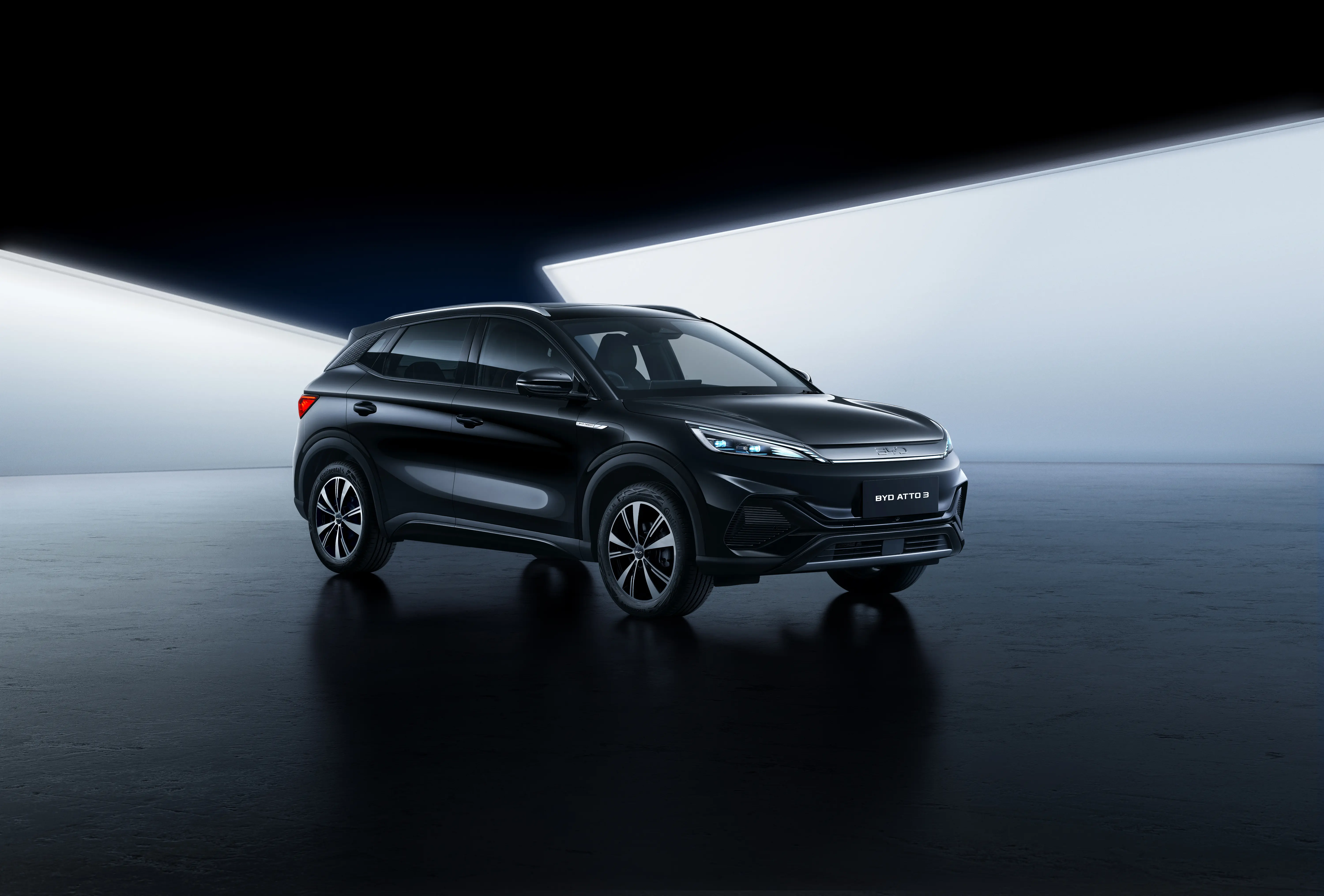 BYD Atto 3 studio exterior view